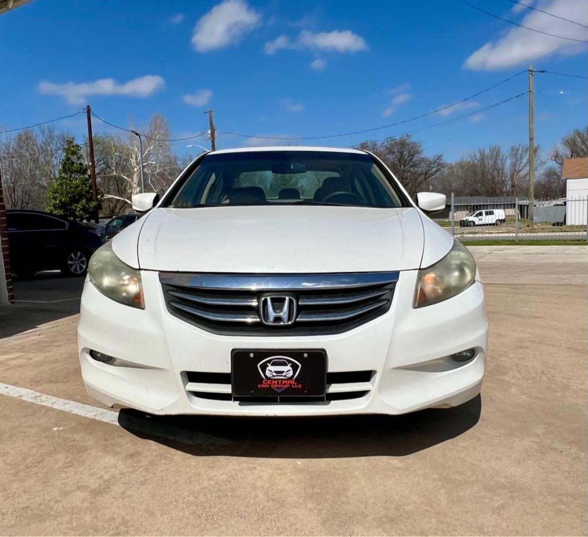 2012 White HONDA ACCORD EXL (1HGCP3F81CA) with an 3.5L engine, Automatic transmission, located at 4415 NE 28th St, Haltom City, TX, 76117, (817) 222-9334, 32.795322, -97.280937 - Photo#1