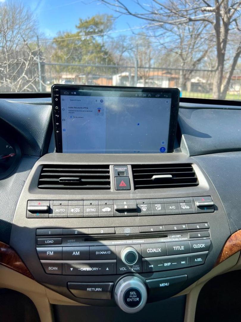 2012 White HONDA ACCORD EXL (1HGCP3F81CA) with an 3.5L engine, Automatic transmission, located at 4415 NE 28th St, Haltom City, TX, 76117, (817) 222-9334, 32.795322, -97.280937 - Photo#10