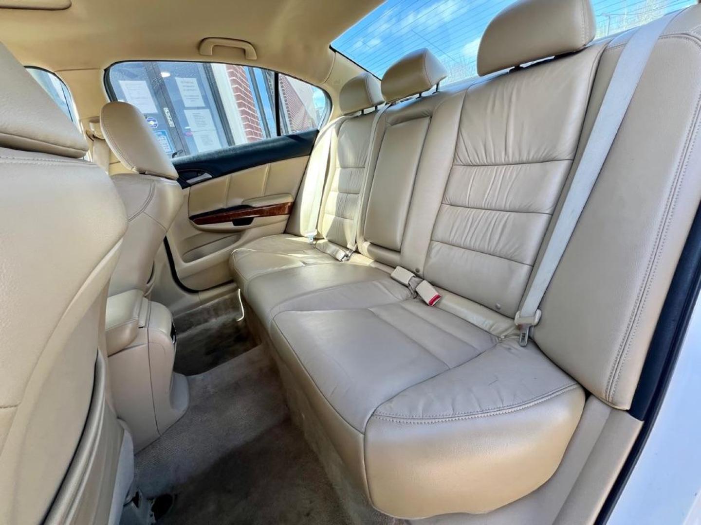 2012 White HONDA ACCORD EXL (1HGCP3F81CA) with an 3.5L engine, Automatic transmission, located at 4415 NE 28th St, Haltom City, TX, 76117, (817) 222-9334, 32.795322, -97.280937 - Photo#12