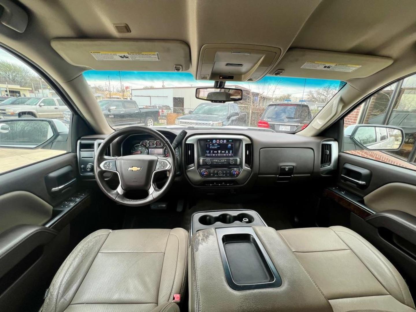 2016 White CHEVROLET SILVERADO 1500 LT (3GCPCREC1GG) with an 5.3L engine, Automatic transmission, located at 4415 NE 28th St, Haltom City, TX, 76117, (817) 222-9334, 32.795322, -97.280937 - Photo#7