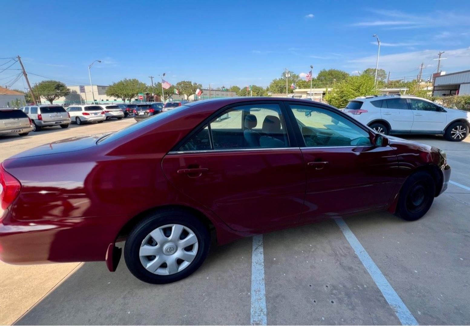 2004 Red TOYOTA CAMRY LE (4T1BE32K84U) with an 2.4L engine, Automatic transmission, located at 4415 NE 28th St, Haltom City, TX, 76117, (817) 222-9334, 32.795322, -97.280937- Photo#6
