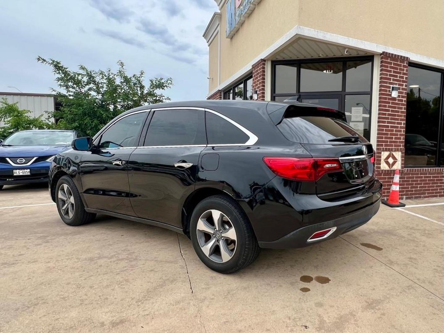 2016 Black ACURA MDX (5FRYD3H28GB) with an 3.5L engine, Automatic transmission, located at 4415 NE 28th St, Haltom City, TX, 76117, (817) 222-9334, 32.795322, -97.280937 - Photo#3