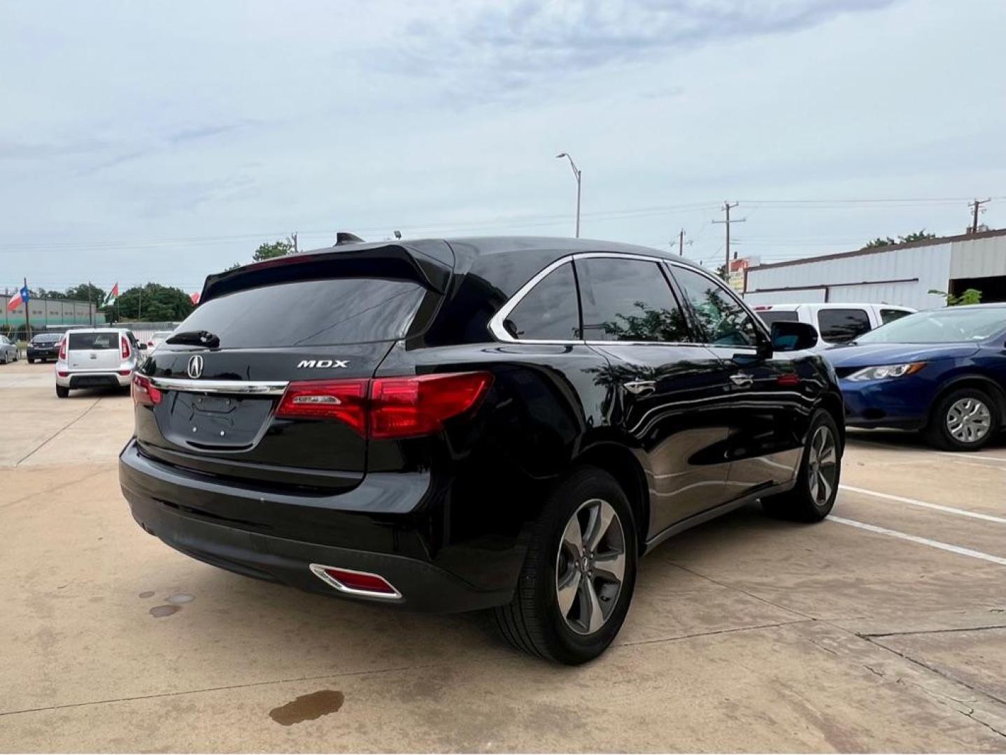2016 Black ACURA MDX (5FRYD3H28GB) with an 3.5L engine, Automatic transmission, located at 4415 NE 28th St, Haltom City, TX, 76117, (817) 222-9334, 32.795322, -97.280937 - Photo#5