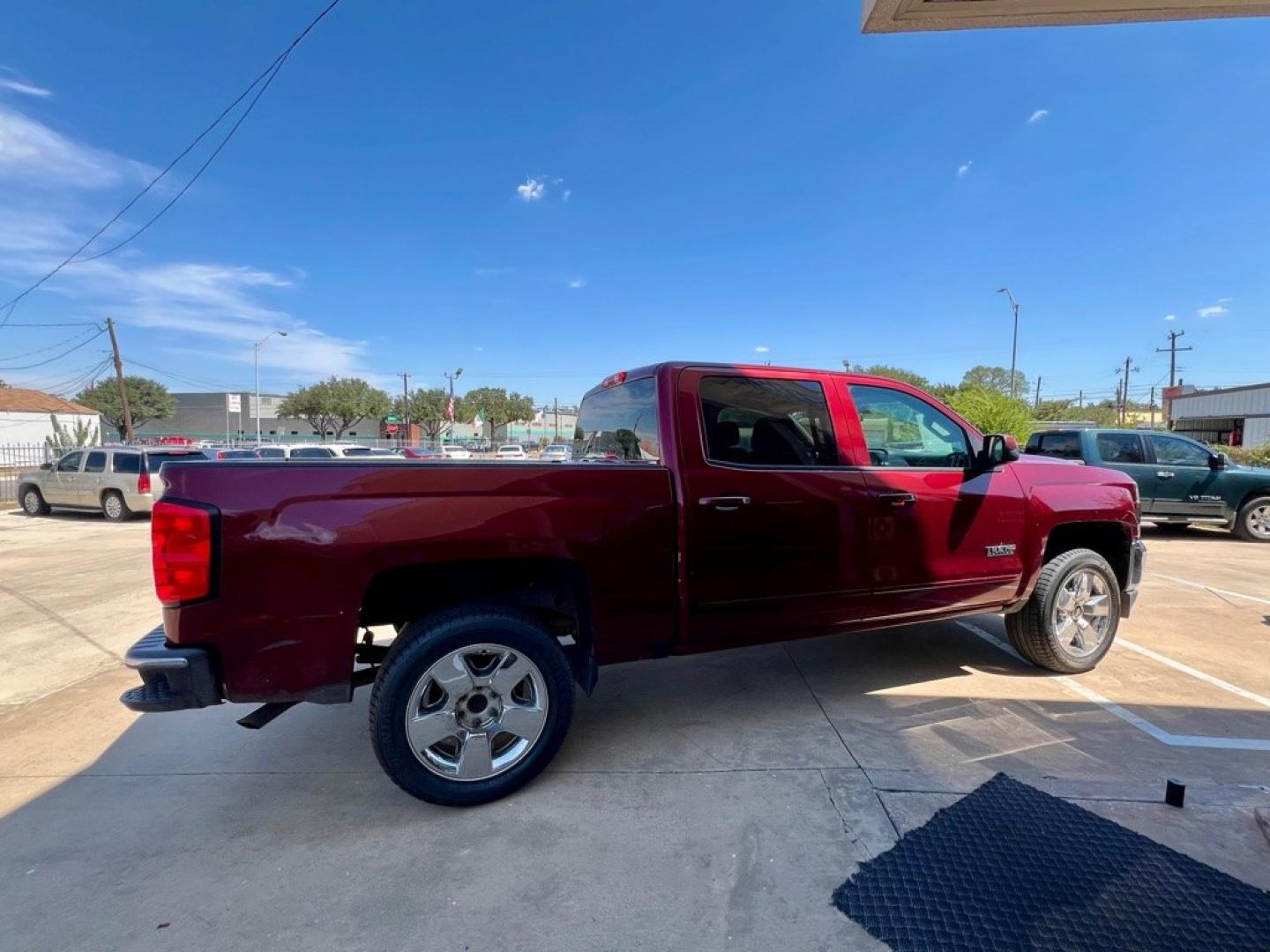 2016 Red CHEVROLET SILVERADO 1500 LT (3GCPCREC4GG) with an 5.3L engine, Automatic transmission, located at 4415 NE 28th St, Haltom City, TX, 76117, (817) 222-9334, 32.795322, -97.280937- Photo#6