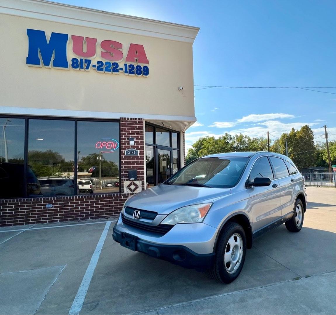 2008 SILVER HONDA CR-V LX (JHLRE38398C) with an 2.4L engine, Automatic transmission, located at 4415 NE 28th St, Haltom City, TX, 76117, (817) 222-9334, 32.795322, -97.280937- Photo#0