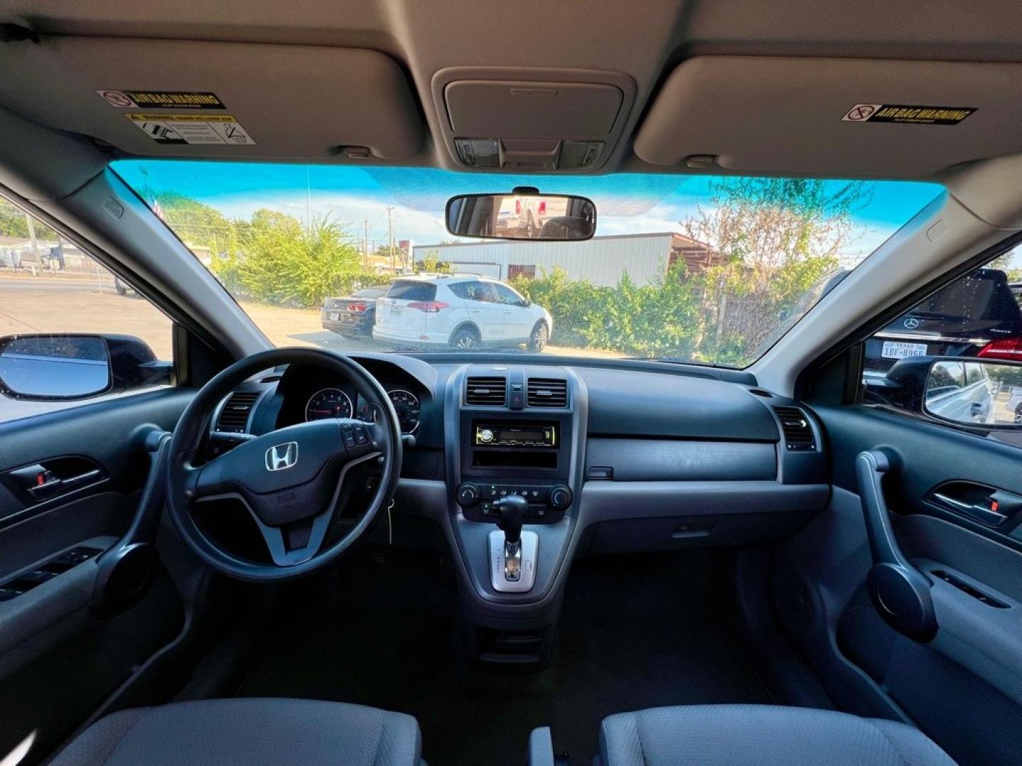 2008 SILVER HONDA CR-V LX (JHLRE38398C) with an 2.4L engine, Automatic transmission, located at 4415 NE 28th St, Haltom City, TX, 76117, (817) 222-9334, 32.795322, -97.280937- Photo#8