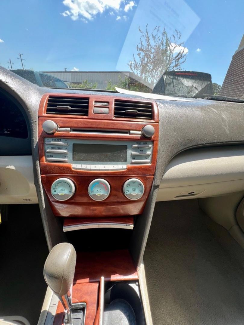 2009 White TOYOTA CAMRY BASE (4T1BE46K49U) with an 2.4L engine, Automatic transmission, located at 4415 NE 28th St, Haltom City, TX, 76117, (817) 222-9334, 32.795322, -97.280937- Photo#10