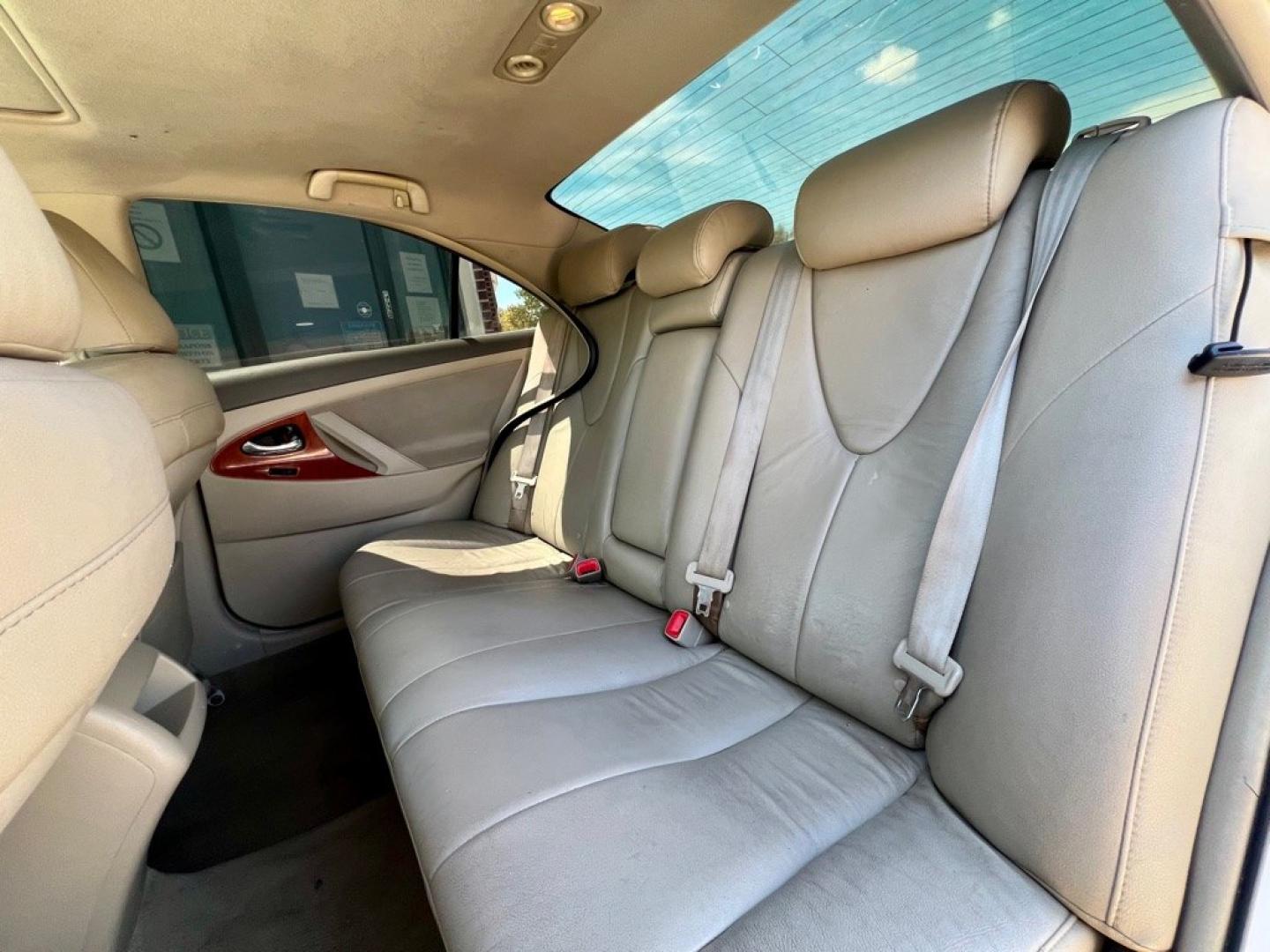 2009 White TOYOTA CAMRY BASE (4T1BE46K49U) with an 2.4L engine, Automatic transmission, located at 4415 NE 28th St, Haltom City, TX, 76117, (817) 222-9334, 32.795322, -97.280937- Photo#10