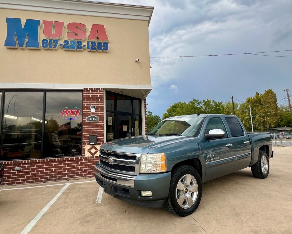 photo of 2009 CHEVROLET SILVERADO 1500 LT