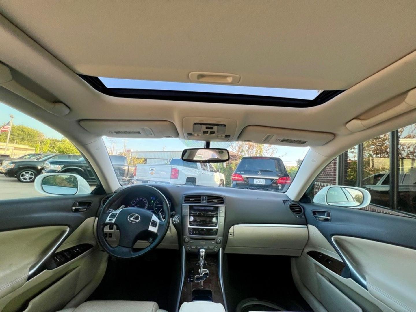 2013 White LEXUS IS 250 (JTHBF5C28D5) with an 2.5L engine, Automatic transmission, located at 4415 NE 28th St, Haltom City, TX, 76117, (817) 222-9334, 32.795322, -97.280937- Photo#8