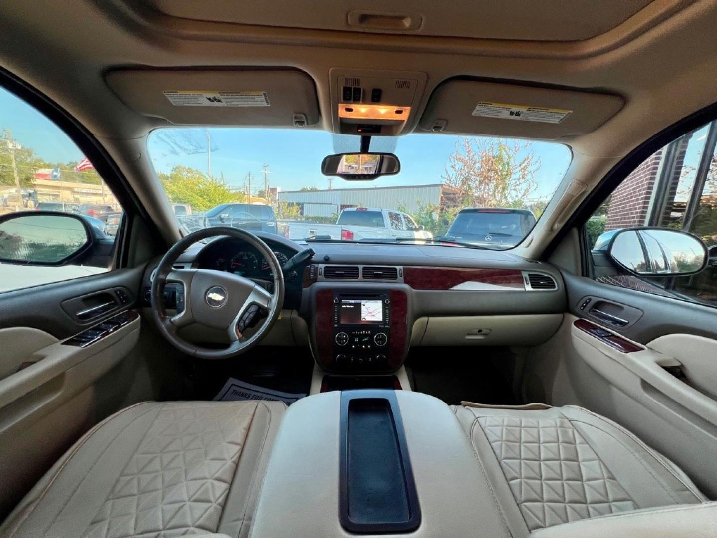 2013 Black CHEVROLET SUBURBAN 1500 LTZ (1GNSCKE08DR) with an 5.3L engine, Automatic transmission, located at 4415 NE 28th St, Haltom City, TX, 76117, (817) 222-9334, 32.795322, -97.280937- Photo#7