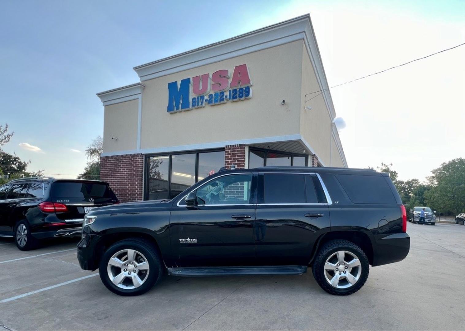 2016 Black CHEVROLET TAHOE 1500 LT (1GNSCBKC7GR) with an 5.3L engine, Automatic transmission, located at 4415 NE 28th St, Haltom City, TX, 76117, (817) 222-9334, 32.795322, -97.280937- Photo#2