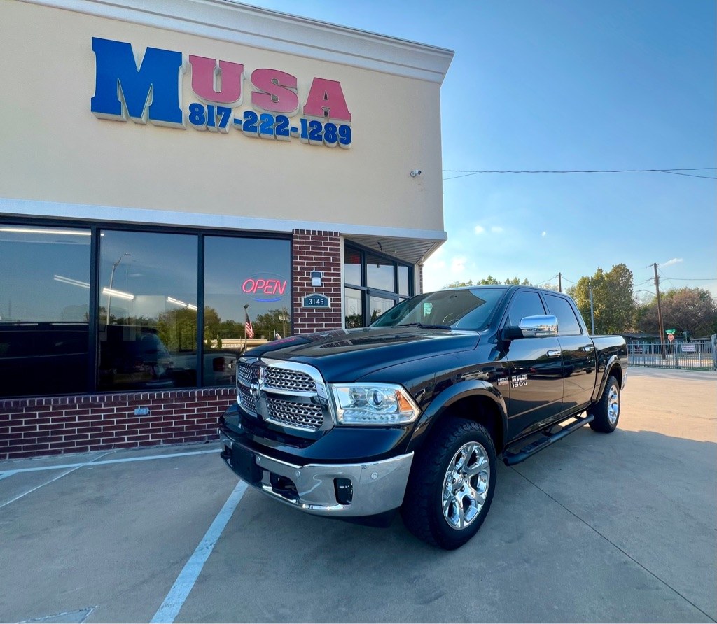 photo of 2017 RAM 1500 LARAMIE