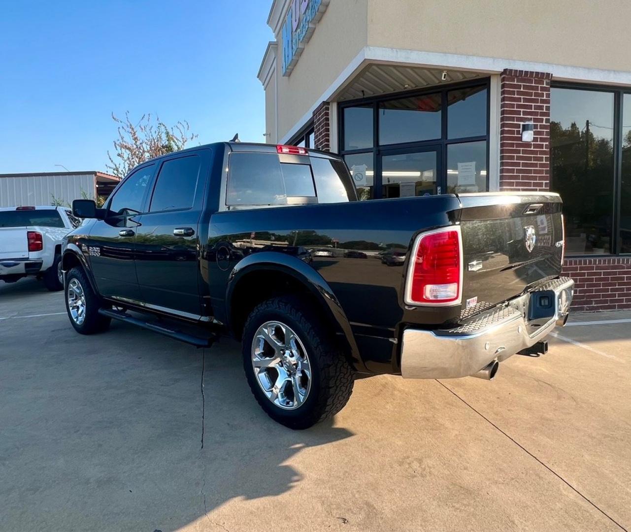 2017 Black RAM 1500 LARAMIE (1C6RR7NT8HS) with an 5.7L engine, Automatic transmission, located at 4415 NE 28th St, Haltom City, TX, 76117, (817) 222-9334, 32.795322, -97.280937- Photo#3