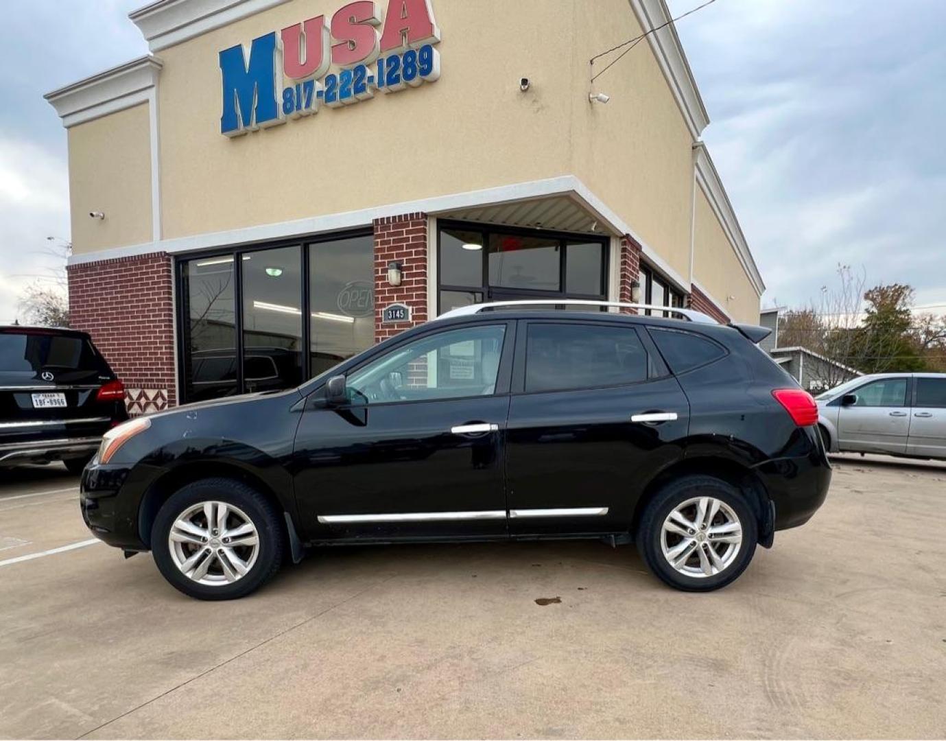 2015 BLACK NISSAN ROGUE SELECT S (JN8AS5MT5FW) with an 2.5L engine, Continuously Variable transmission, located at 4415 NE 28th St, Haltom City, TX, 76117, (817) 222-9334, 32.795322, -97.280937 - Photo#2