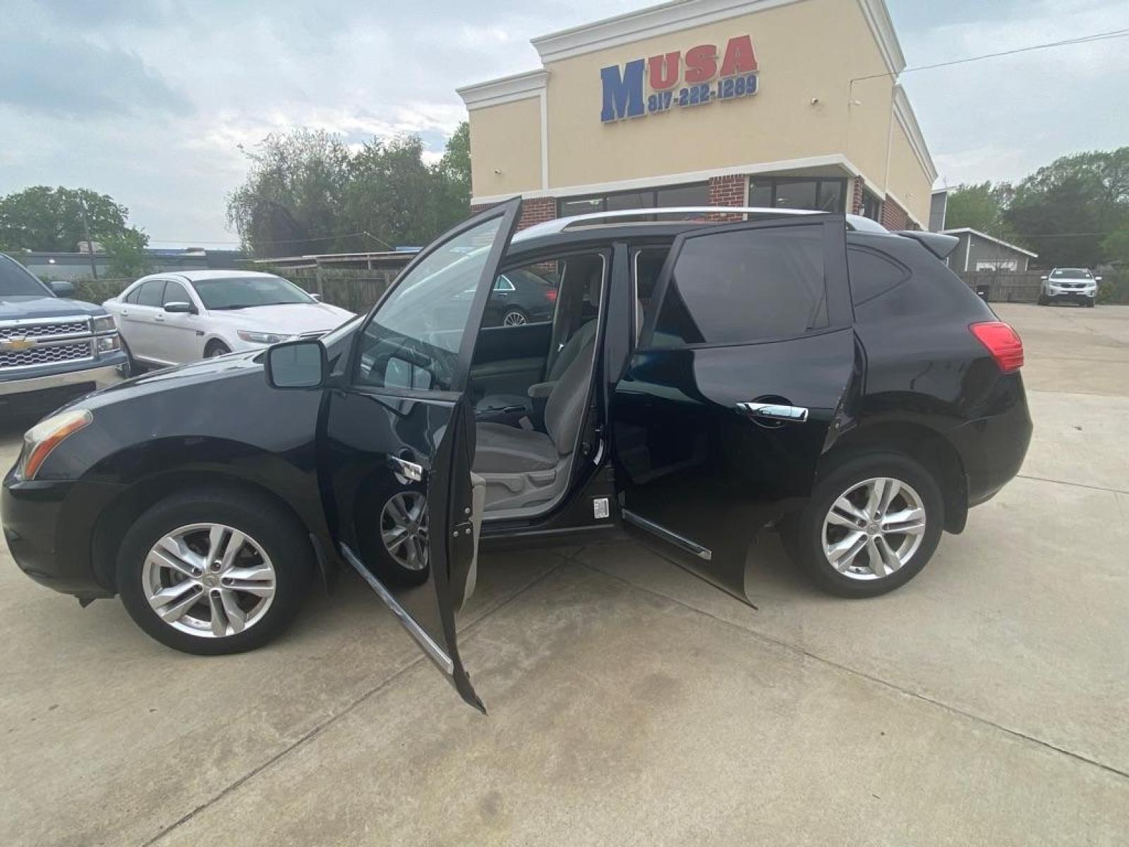 2015 BLACK NISSAN ROGUE SELECT S (JN8AS5MT5FW) with an 2.5L engine, Continuously Variable transmission, located at 4415 NE 28th St, Haltom City, TX, 76117, (817) 222-9334, 32.795322, -97.280937 - Photo #3