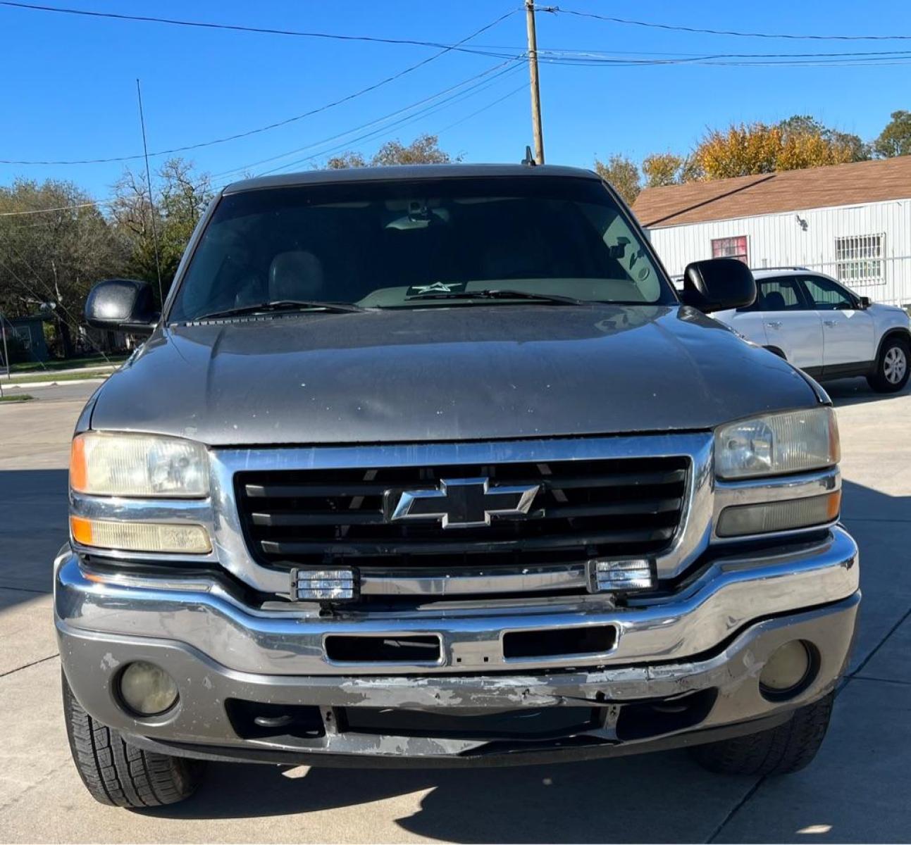 2006 GRAY GMC NEW SIERRA 1500 (1GTEC19T86Z) with an 5.3L engine, Automatic transmission, located at 4415 NE 28th St, Haltom City, TX, 76117, (817) 222-9334, 32.795322, -97.280937 - Photo #15