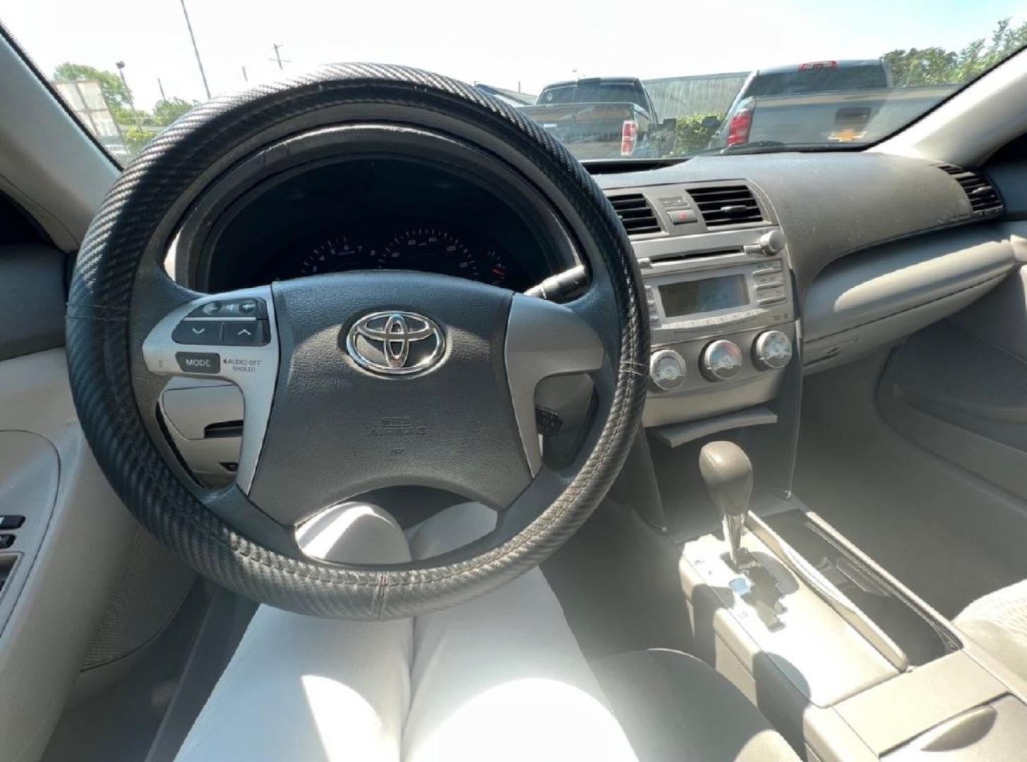 2010 SILVER TOYOTA CAMRY BASE (4T4BF3EK3AR) with an 2.5L engine, Automatic transmission, located at 4415 NE 28th St, Haltom City, TX, 76117, (817) 222-9334, 32.795322, -97.280937- Photo#7