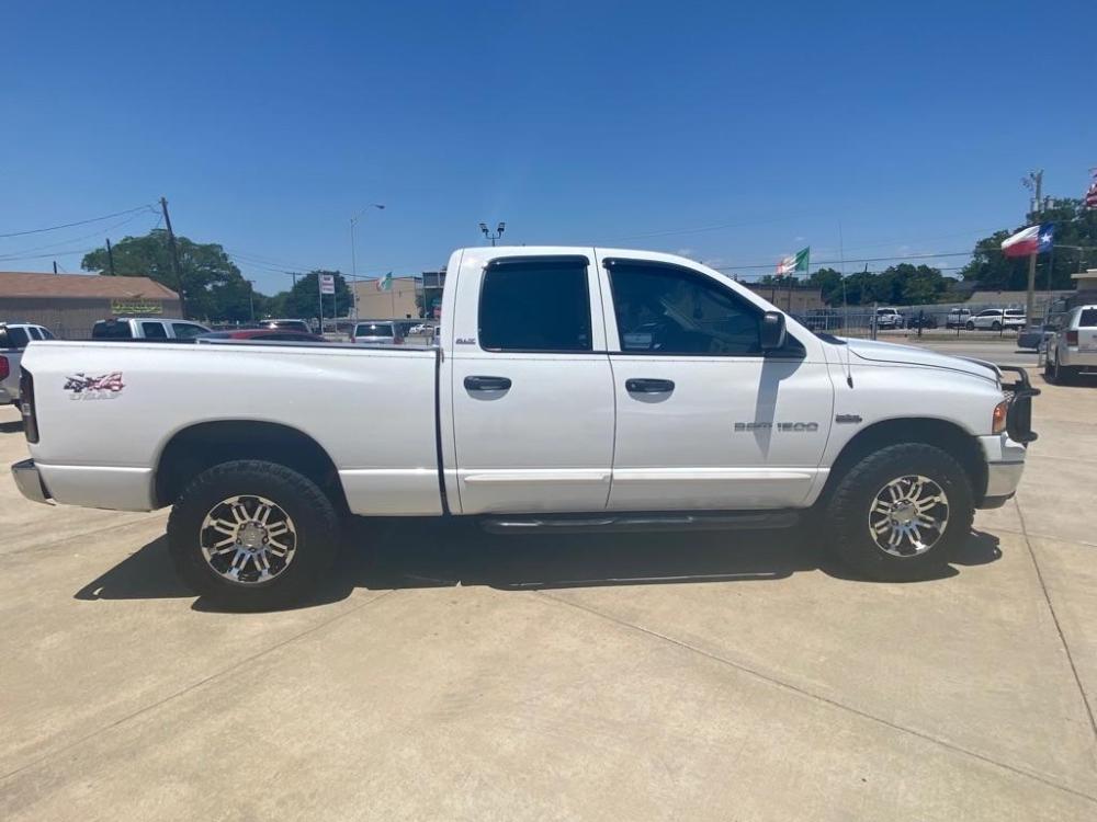 2002 White DODGE RAM 1500 (1D7HU18Z92S) with an 5.9L engine, Automatic transmission, located at 4415 NE 28th St, Haltom City, TX, 76117, (817) 222-1289, 32.795322, -97.280937 - Photo #4