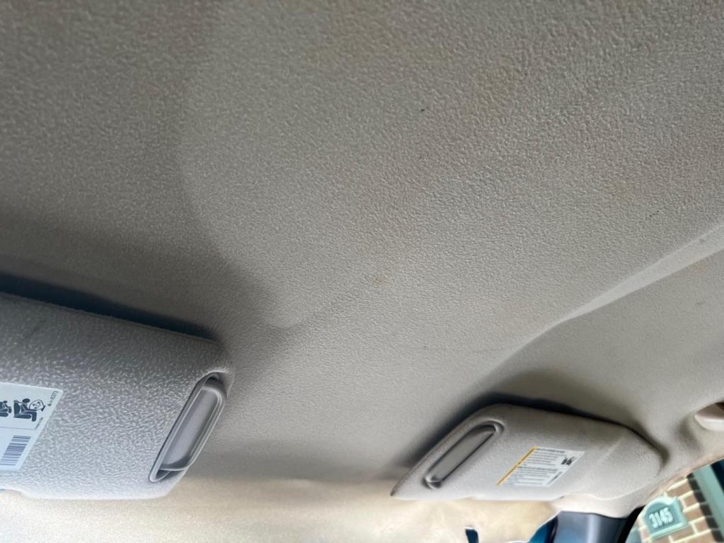 2007 SILVER CHEVROLET SILVERADO 1500 CLASSIC (1GCEK19B27E) with an 5.3L engine, Automatic transmission, located at 4415 NE 28th St, Haltom City, TX, 76117, (817) 222-9334, 32.795322, -97.280937 - Photo#19