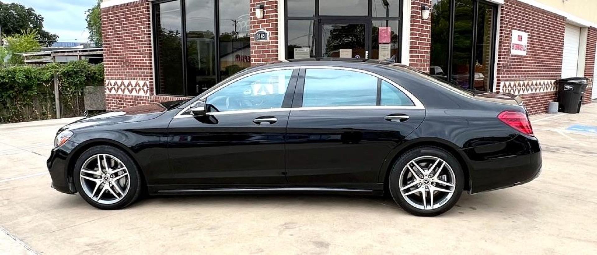 2019 Black MERCEDES-BENZ S-CLASS S560 4MATIC (WDDUG8GB5KA) with an 4.0L engine, Automatic transmission, located at 4415 NE 28th St, Haltom City, TX, 76117, (817) 222-9334, 32.795322, -97.280937 - Photo#3