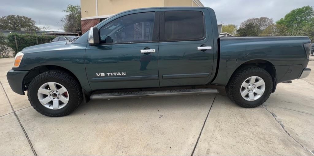 photo of 2005 NISSAN TITAN 4DR