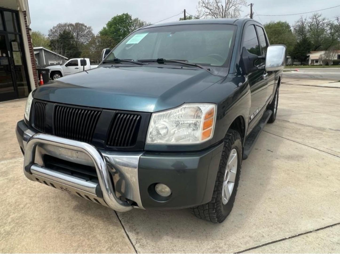 2005 BLUE NISSAN TITAN XE (1N6AA07AX5N) with an 5.6L engine, Automatic transmission, located at 4415 NE 28th St, Haltom City, TX, 76117, (817) 222-9334, 32.795322, -97.280937 - Photo#1
